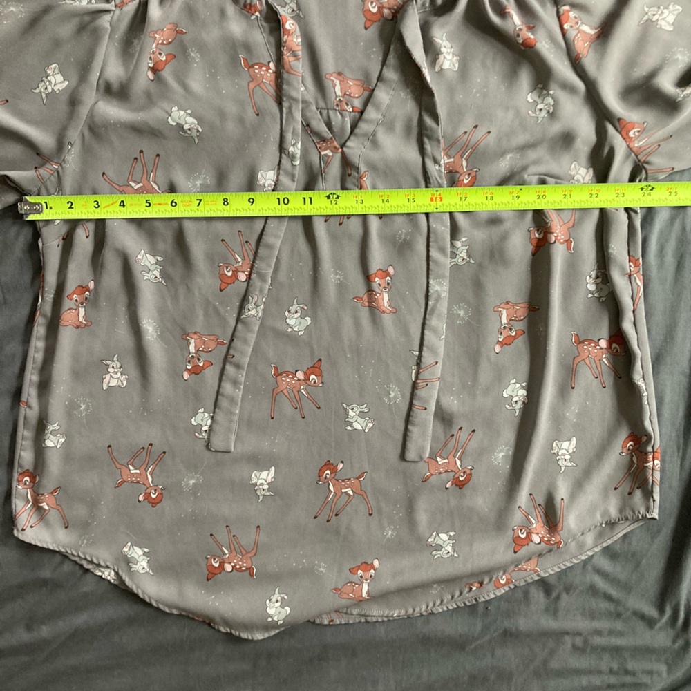 Woman’s blouse - Picture 8 of 9